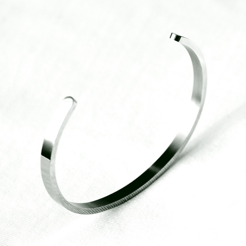 Armband som vackert smycke från Comfort Racing.