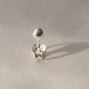 Bead örhängen i silver