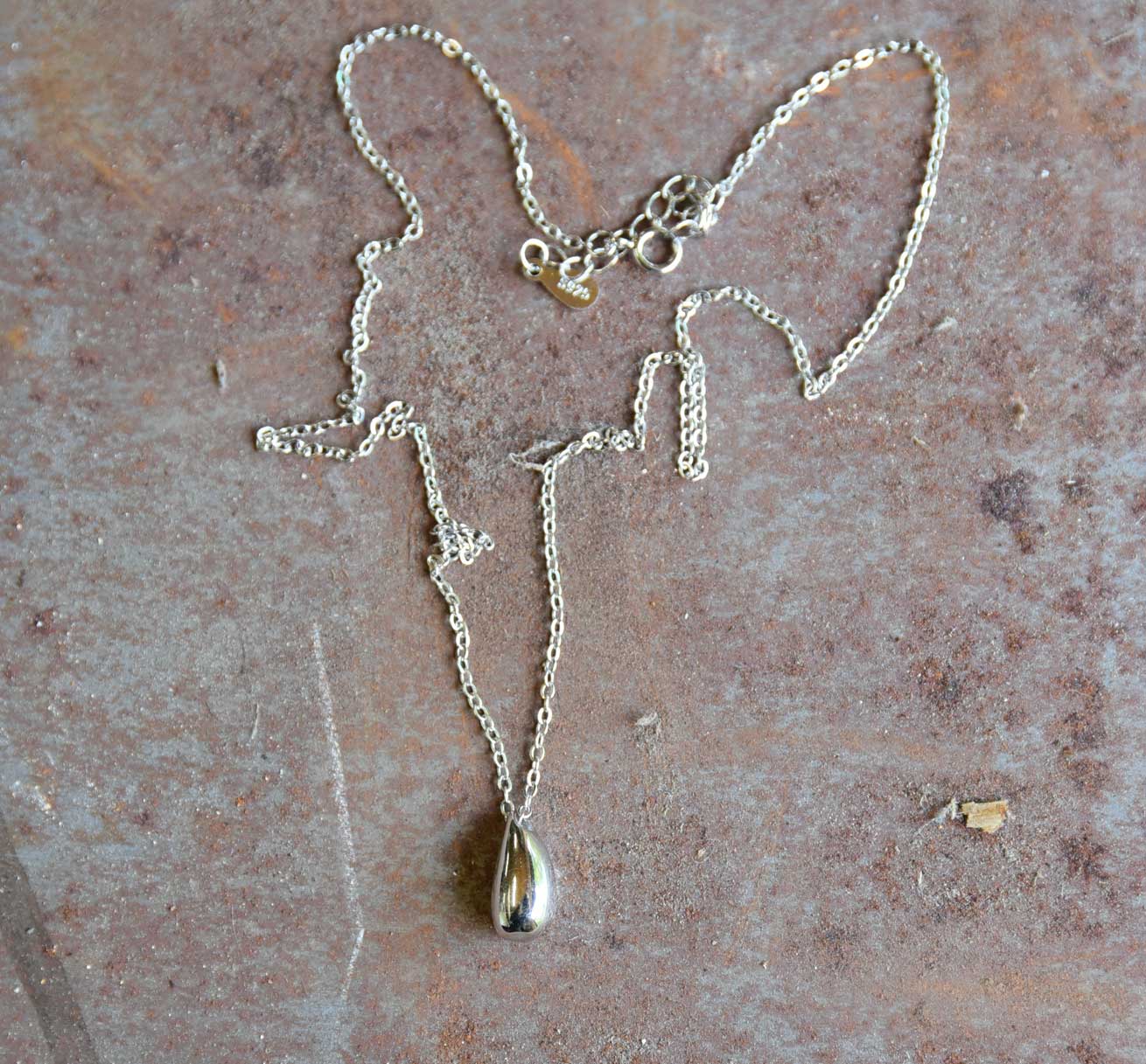 Halsband i silver för kvinnor